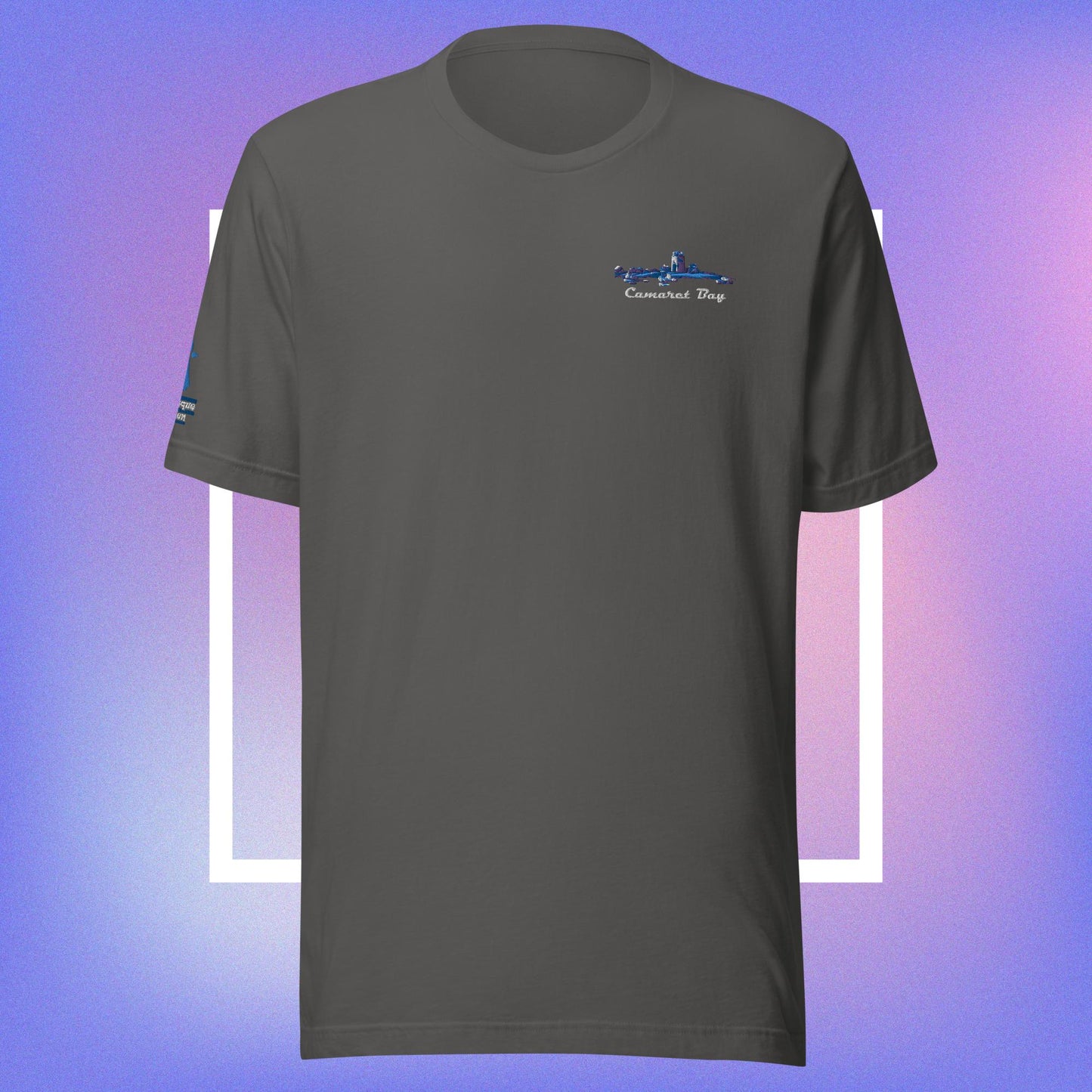 T-shirt Unisexe Brodé en Nuances de Bleu "Camaret Bay"